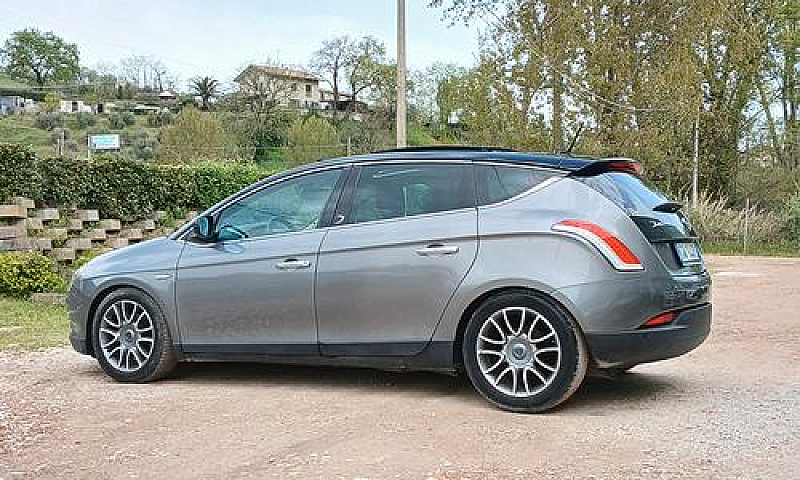 Lancia Delta 1.6 Mjt...