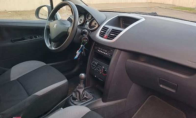 Peugeot 207 1.4 Meta...