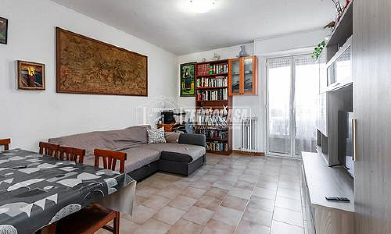 Trilocale Con Balcon...