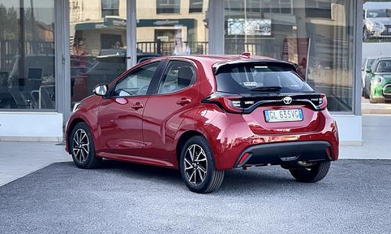 Toyota Yaris 1.5 Hyb...