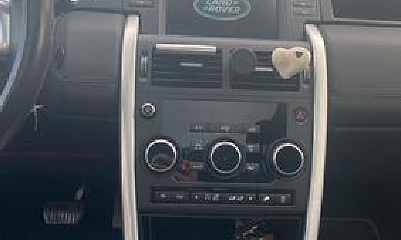 Land Rover Discovery...