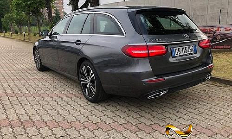 Mercedes-Benz E 200 ...