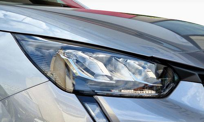 Peugeot 208 1.2 Pure...