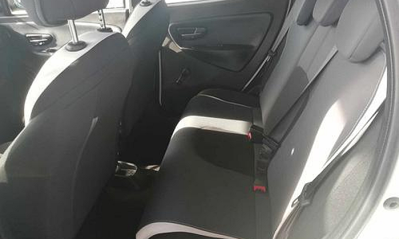 Lancia Ypsilon...