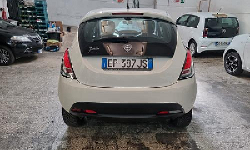 Lancia Ypsilon 0.9 T...