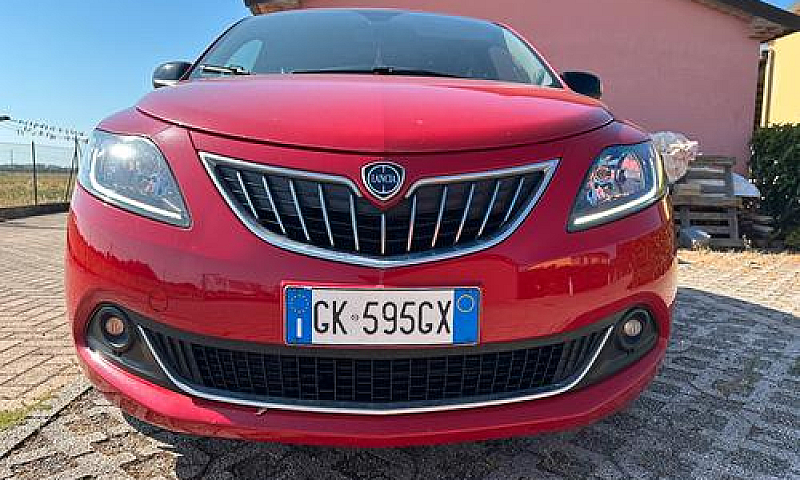 Lancia Ypsilon Gold ...