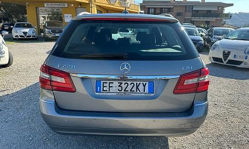 Mercedes-Benz E 220 ...