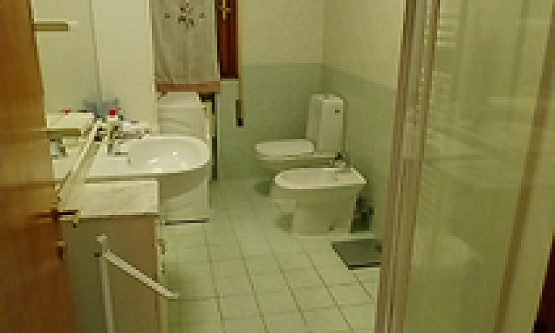3 Camere Zona Chiesa...