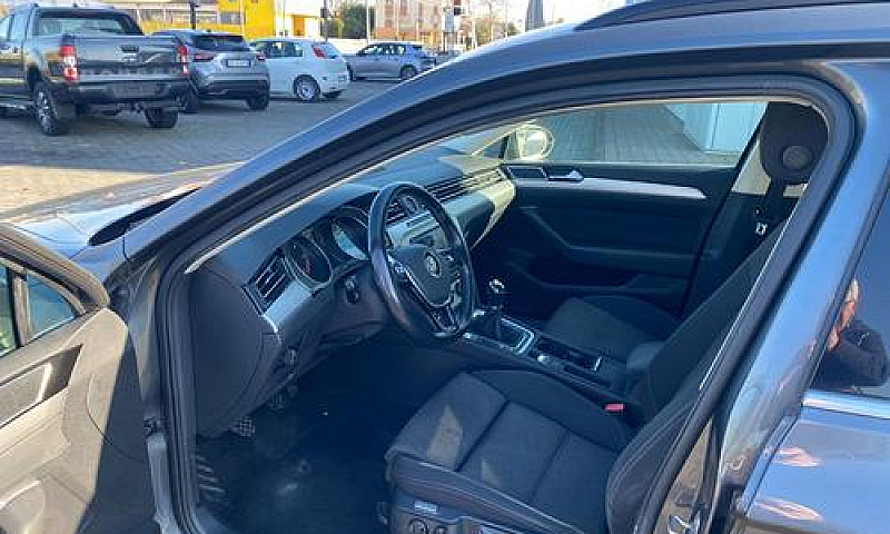 Volkswagen Passat Va...
