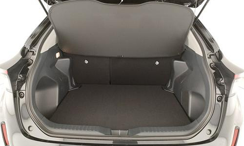 Toyota Yaris Cross 1...