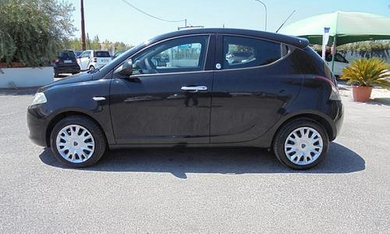 Lancia Ypsilon 1.2 6...