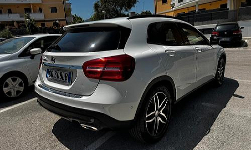 Mercedes Gla 200Cdi ...