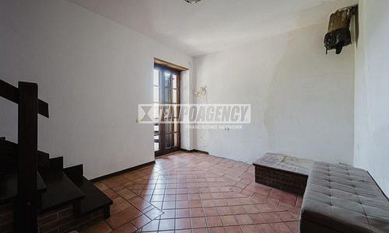 Porzione Di Casa A M...