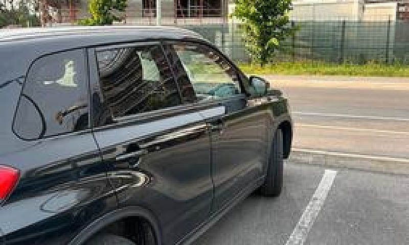 Suzuki Vitara (2015)...