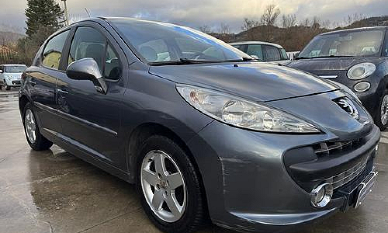Peugeot 207 1.4 Hdi ...