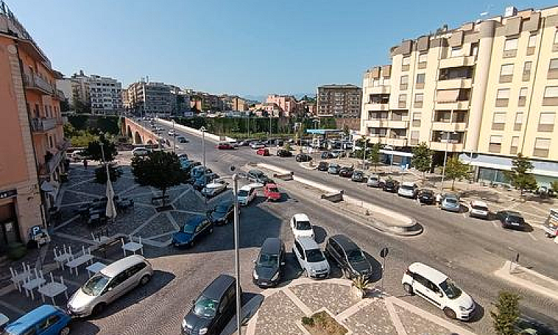 Piazza Bissolati...