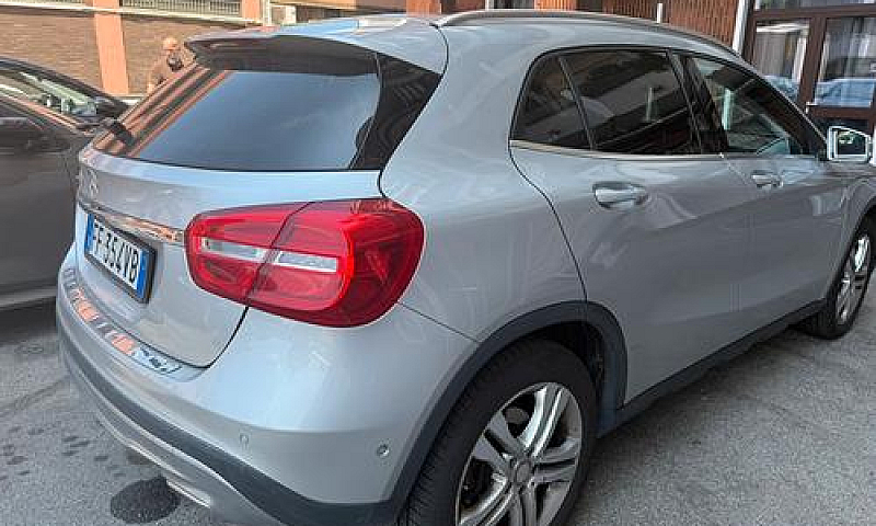 Mercedes-Benz Gla 20...
