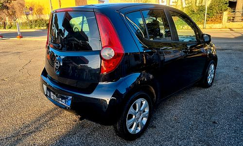 Opel Agila 1.2 16V 8...