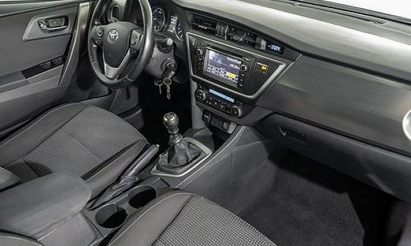 Toyota Auris Touring...