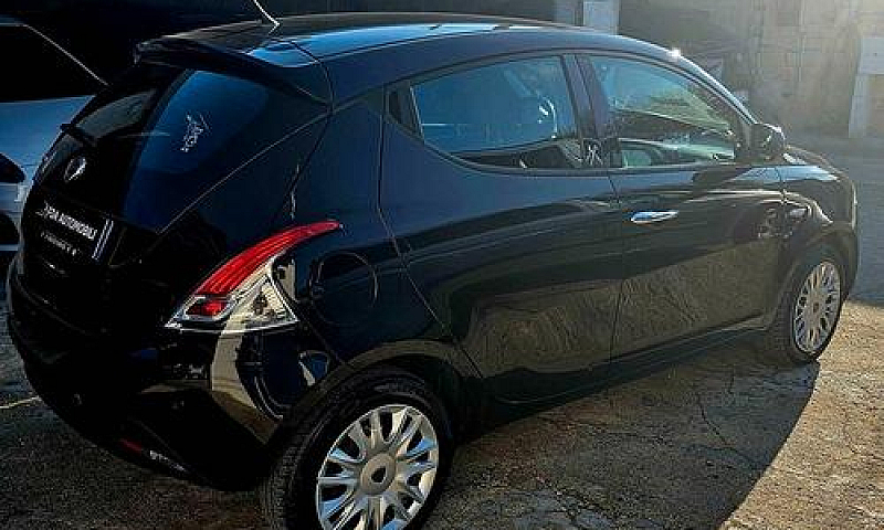 Lancia Ypsilon 1.3 M...