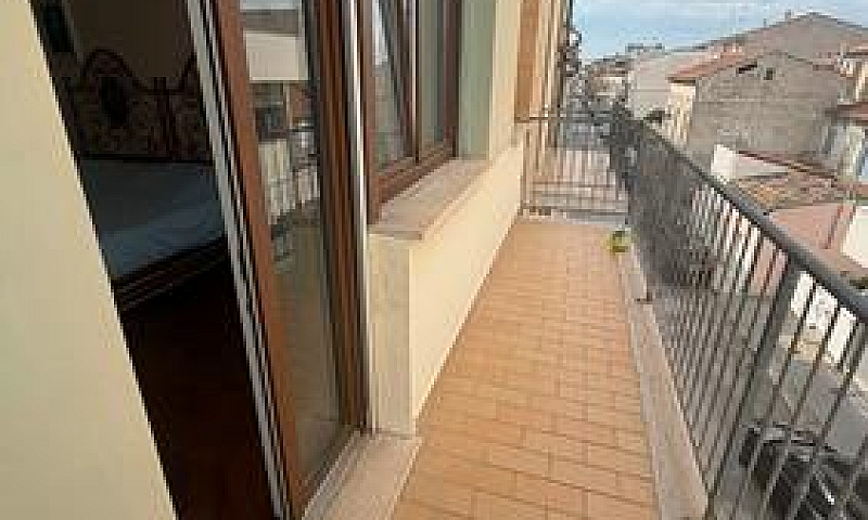 Al Mare Ed In Centro...