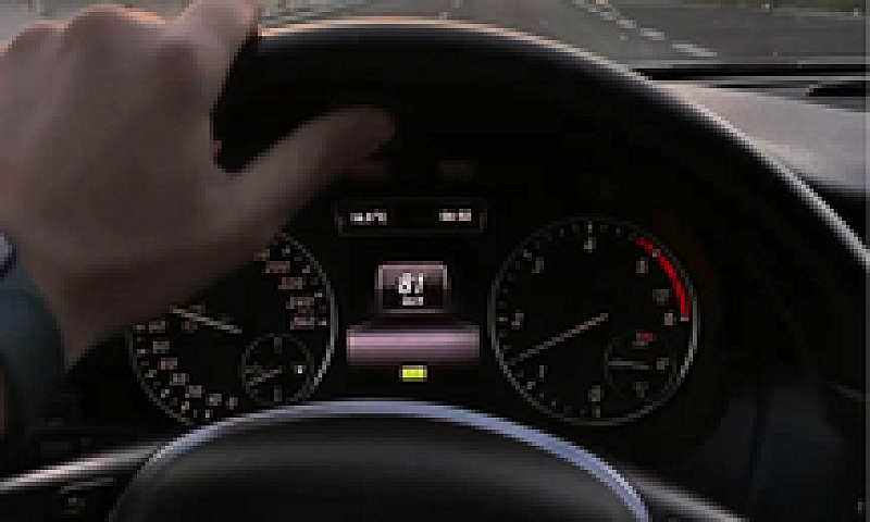 2015 Mercedes-Benz 1...