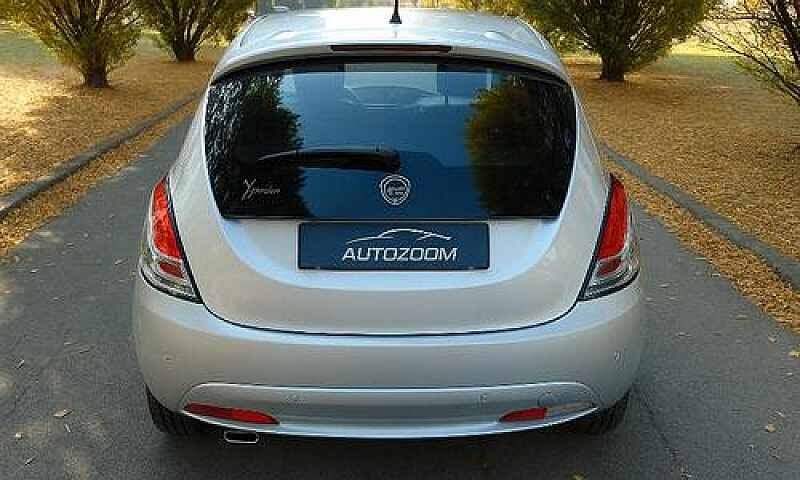 Lancia Ypsilon 3ª Se...