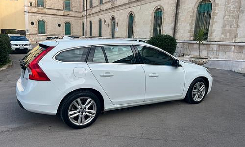 Volvo V60 D2 1.6 Die...
