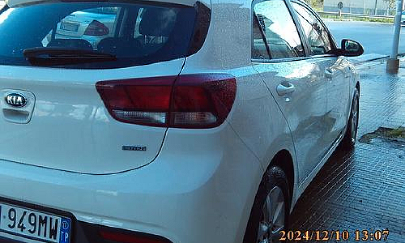 Kia Rio 1.4 Crdi 5 P...