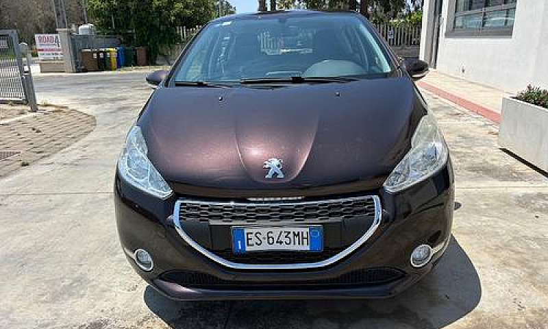 Peugeot 208 1.4 Hdi ...
