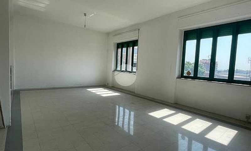3 Locali A Asti...