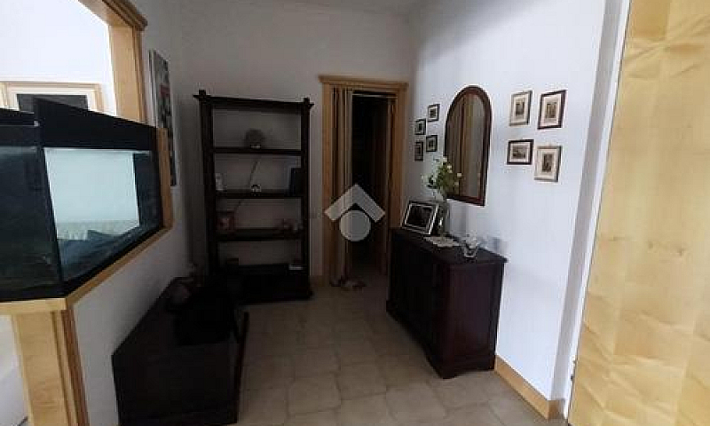 4 Locali A Castrolib...