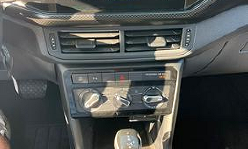 Volkswagen T-Cross 1...