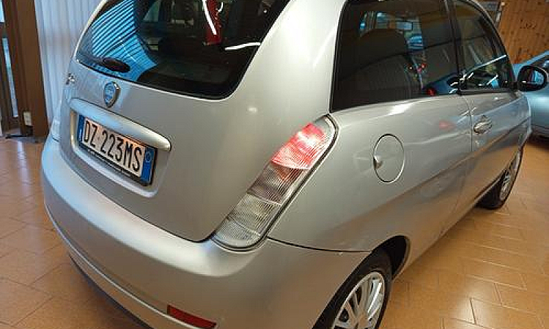 Lancia Ypsilon 1.2 B...