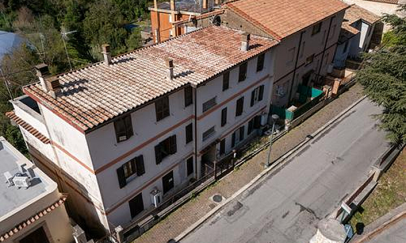 Poli: Appartamento C...