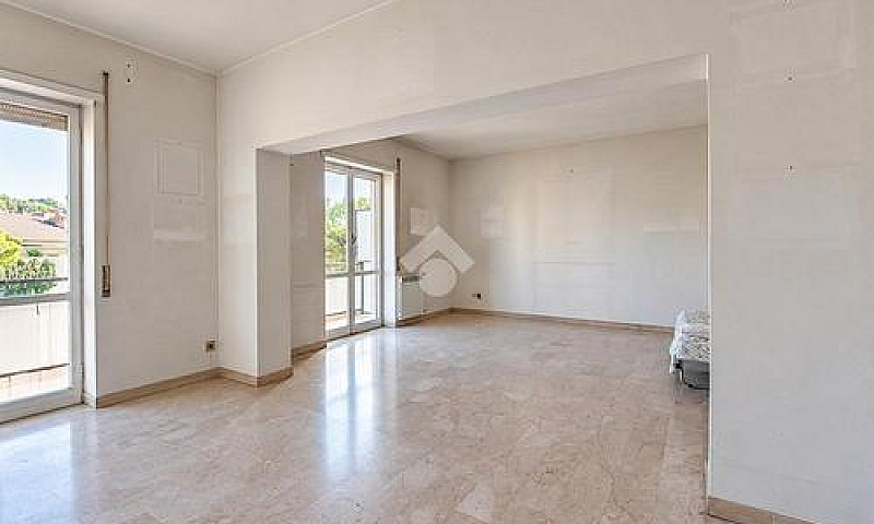 3 Locali A Terni...