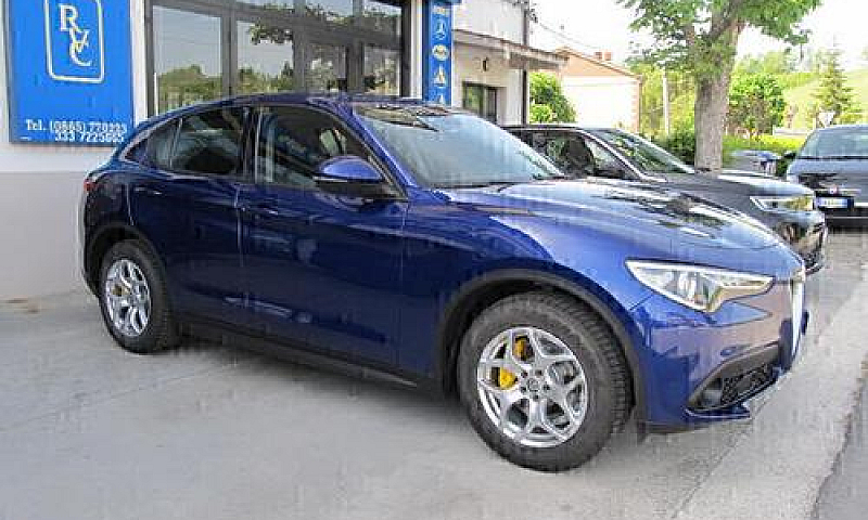 Alfa Romeo Stelvio 2...