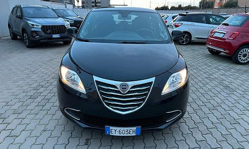 Lancia Ypsilon 1.2 6...