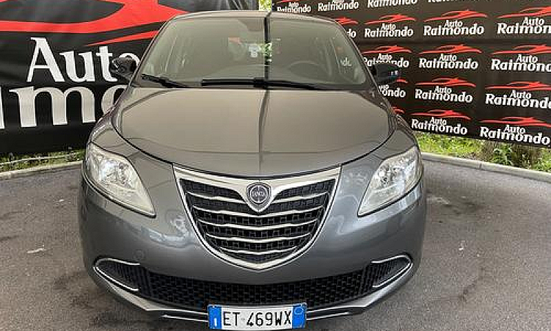 Lancia Ypsilon 1.2 5...