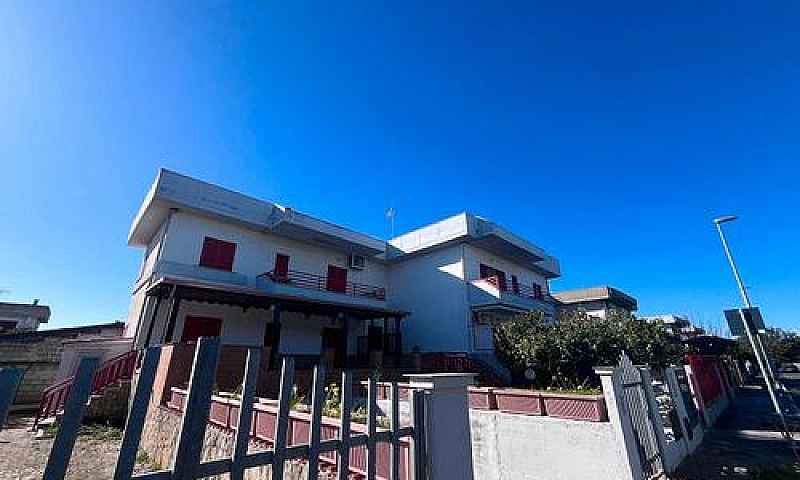 Trilocale, Marina Di...
