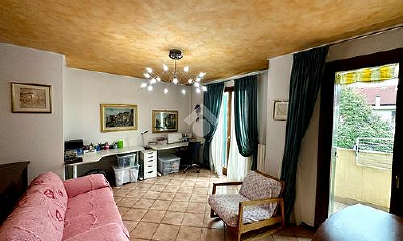 4 Locali A Padova...