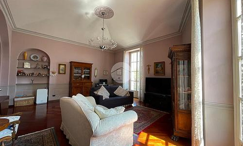 4 Locali A Asti...