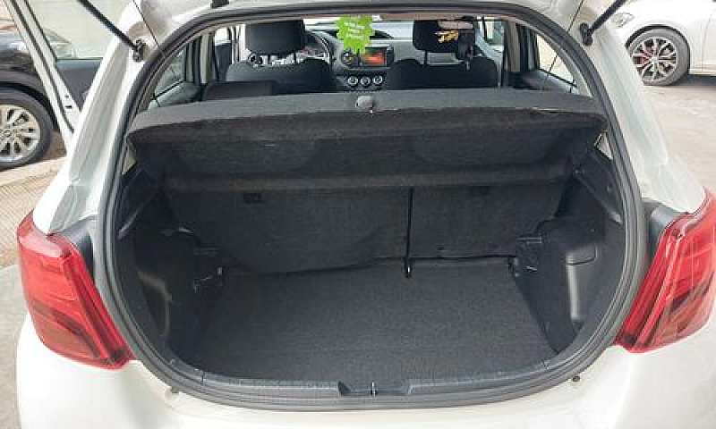 Toyota Yaris 1.0 Ben...