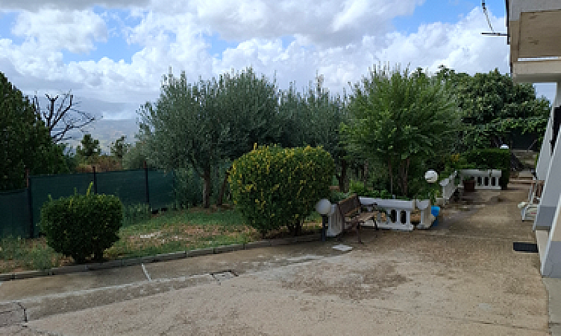 Casa Bifamiliare...