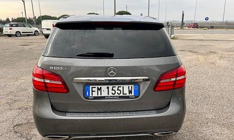 Mercedes-Benz B 180 ...