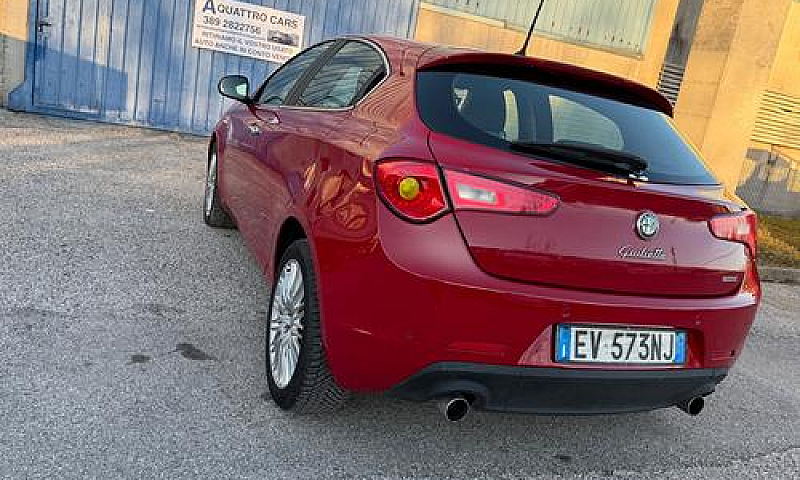 Alfa Romeo Giulietta...