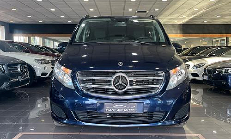 Mercedes-Benz V 220 ...
