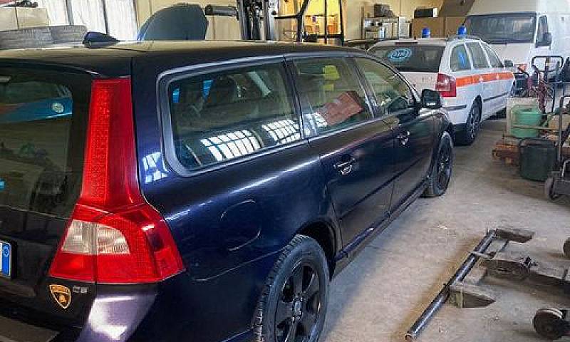 Volvo V70 2.4 D5 Vol...
