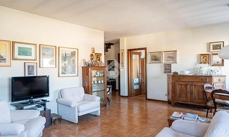 6 Locali A Villafran...