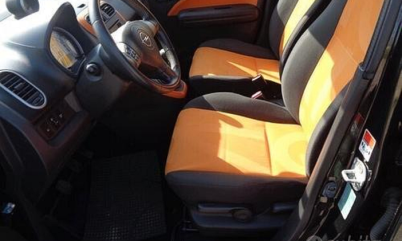 Opel Agila 1.2 16V 8...